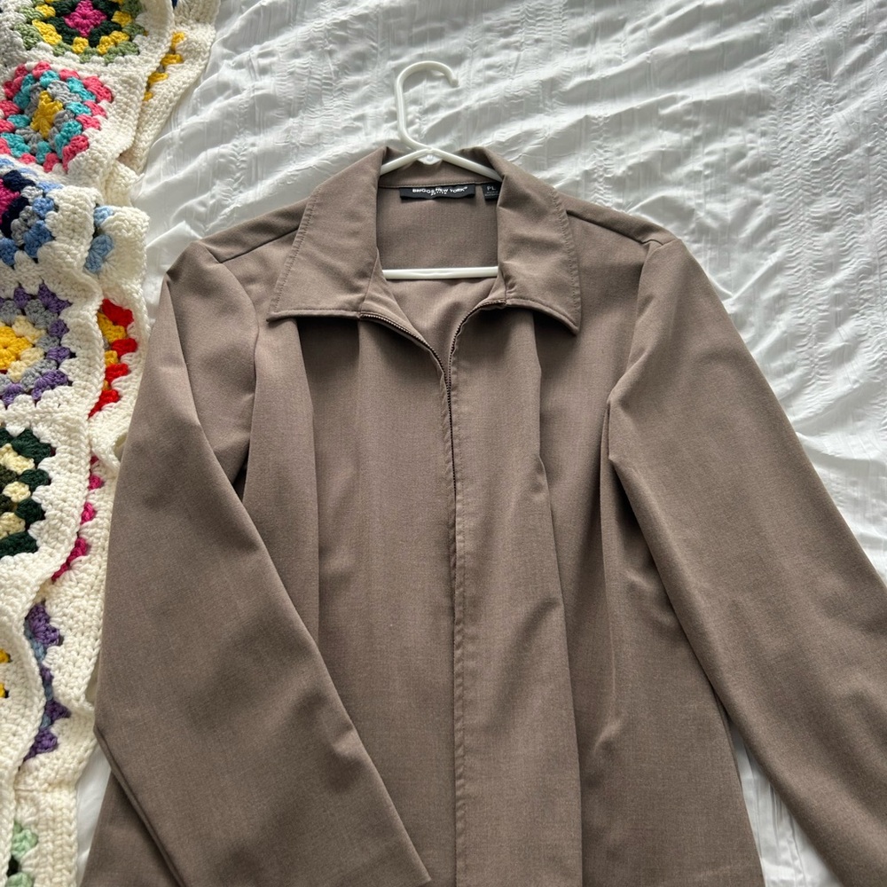 Briggs New York Taupe Women's Blazer